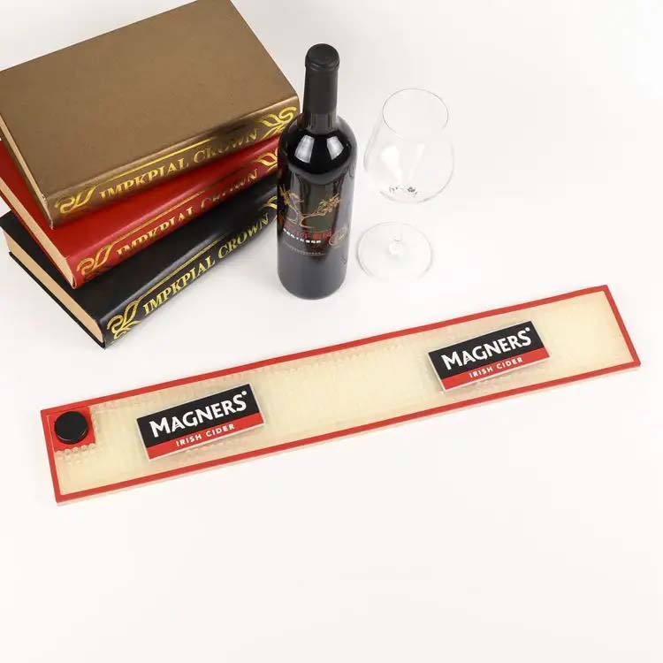 Magners' Branded Logo Soft PVC Bar Runner Bartender Use Glow In Dark Rubber Beer Barmat Vinyl Led Bar Mats