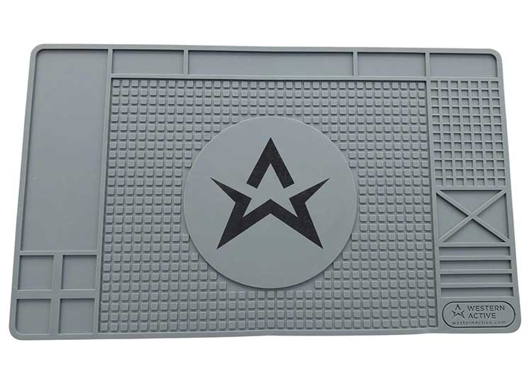 Custom Knife Takedown Mat – Non-Slip Knife Disassembly & Repair Shop Mat for Pocket Knife Maintenance