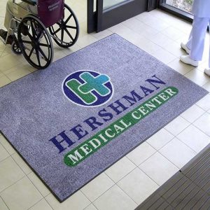 China Factory Medical Drug Shop Custom Logo Entrance Door Floor Mat Pharmacy Store Entryway Rubber Logo Carpet Rugs