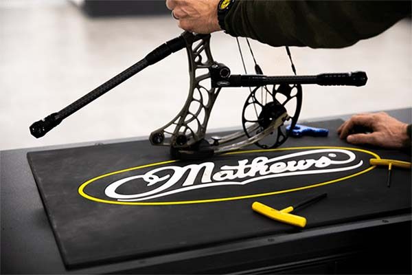 Oil Resistant Mathews Custom Rubber Archery Workbench Utility Tool Mat Workshop Bow Bench Mat Archer's Work Mat