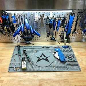 Custom Knife Takedown Mat – Non-Slip Knife Disassembly & Repair Shop Mat for Pocket Knife Maintenance